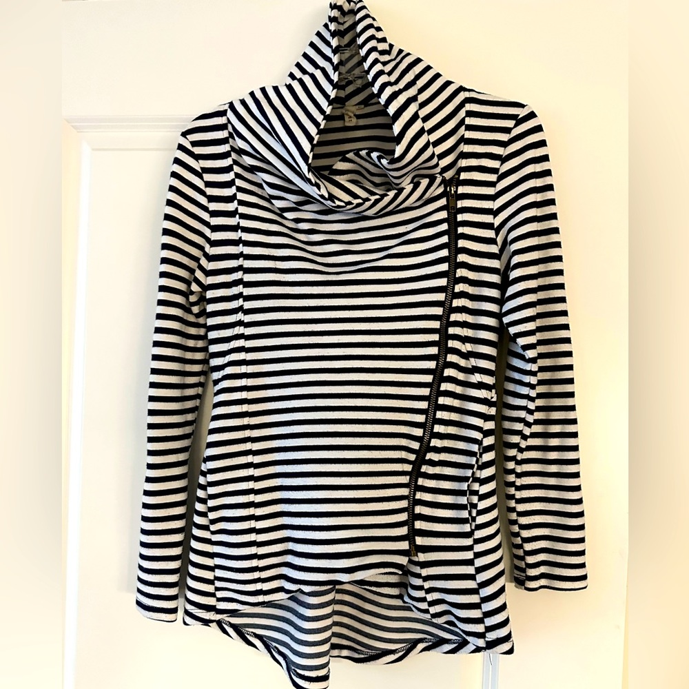 Side zip with cowl neck